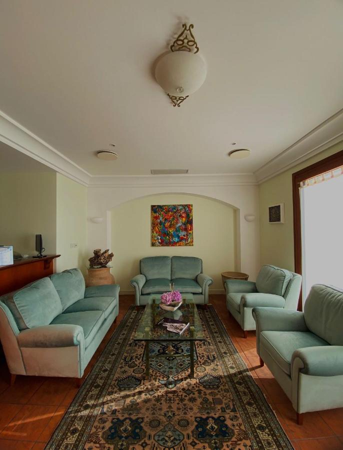 Hotel La Lampara Reggio di Calabria Bagian luar foto